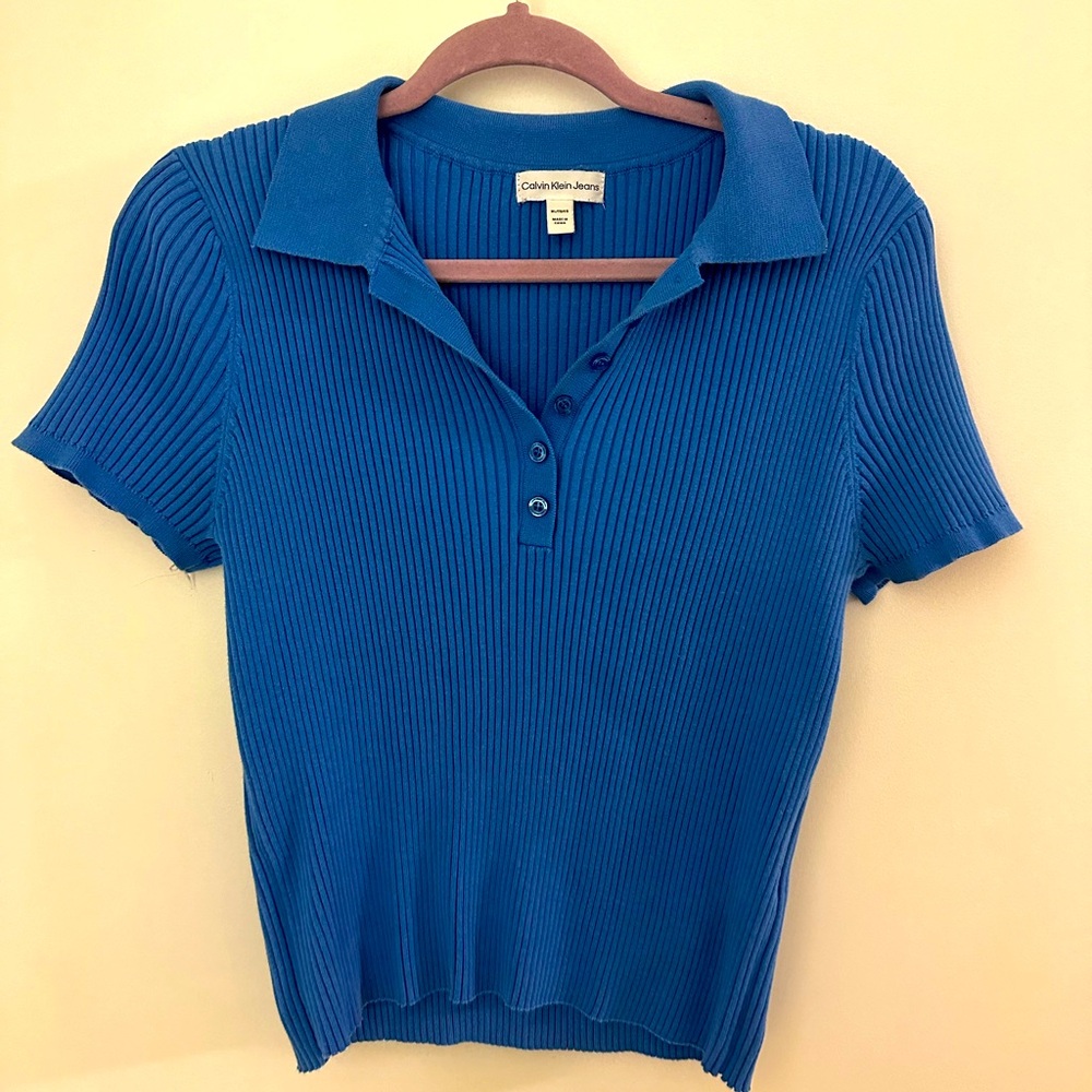 Calvin Klein Jeans top. Size XL, in good condition.